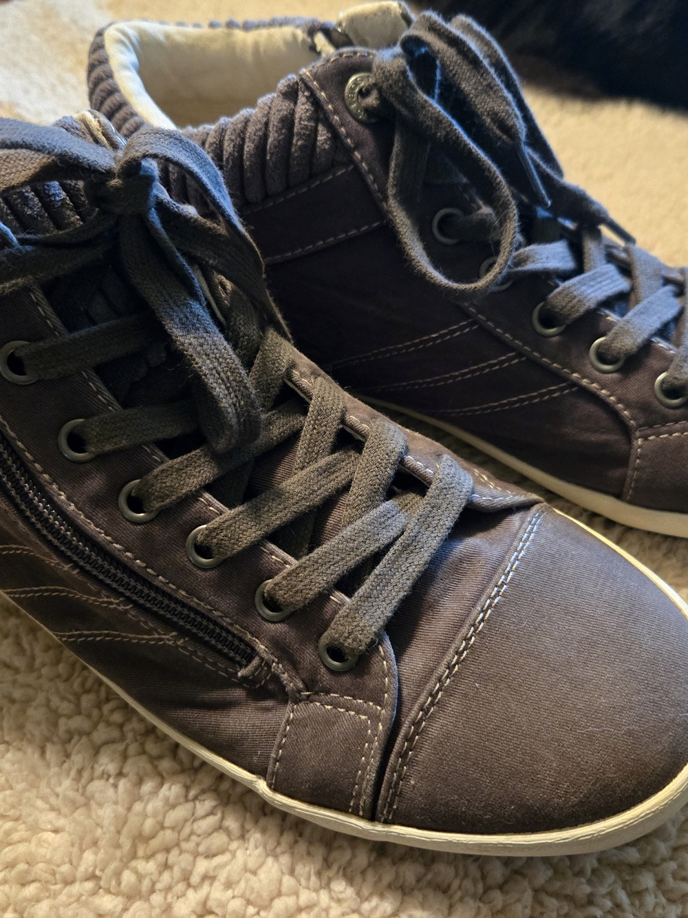 Taos Footwear Women's Grey Arch Support High-Top Sneakers